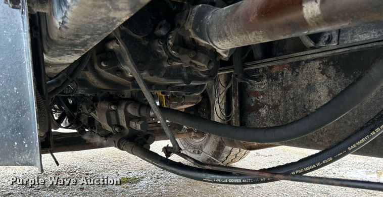 image for item NQ9835 2004 Sterling L9500  dump truck