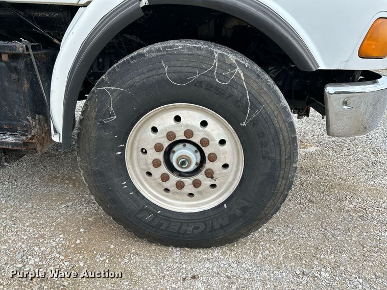 image for item NQ9835 2004 Sterling L9500  dump truck