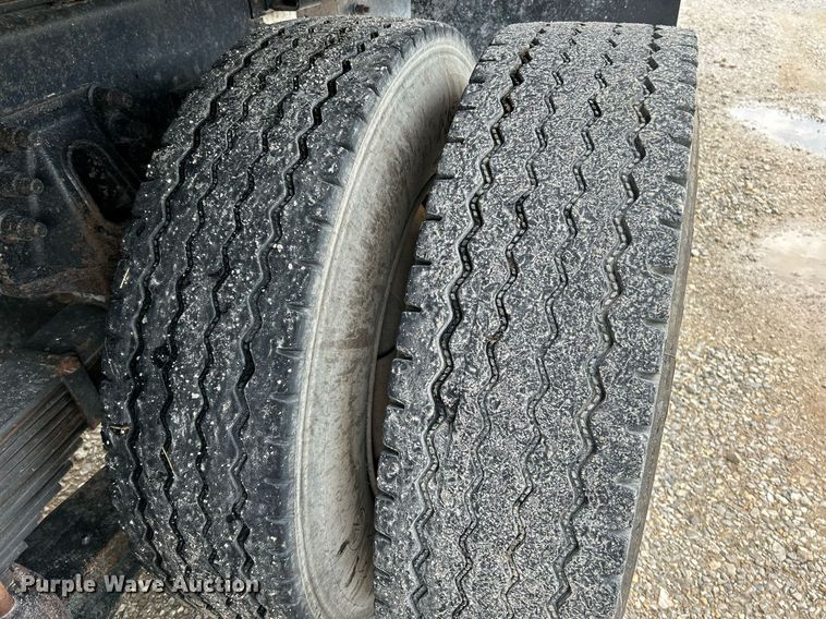 image for item NQ9835 2004 Sterling L9500  dump truck