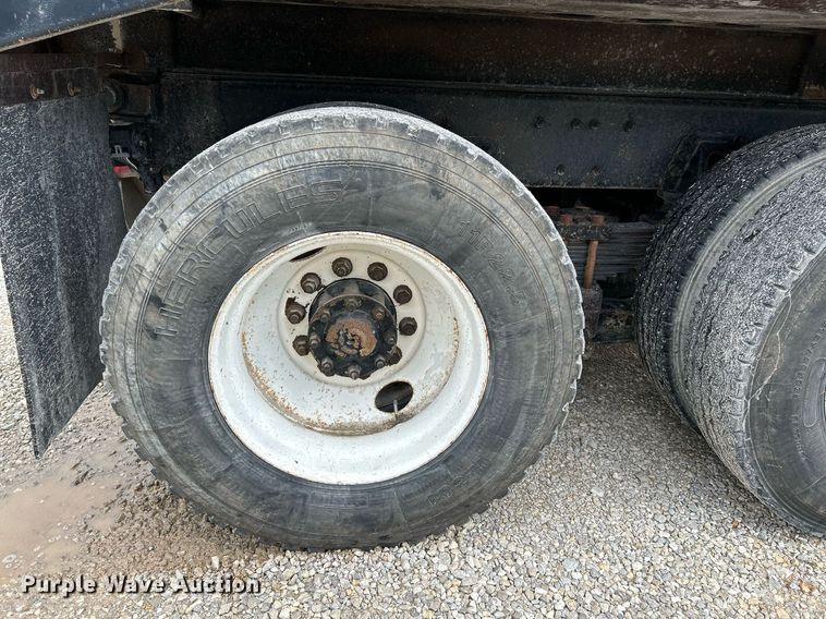 image for item NQ9835 2004 Sterling L9500  dump truck