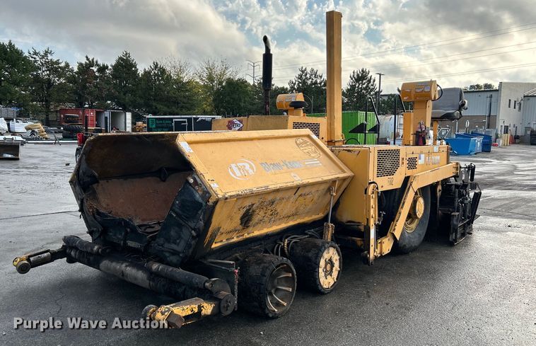 image for item NQ9860 2003 Blaw-Knox PF-3200  paver