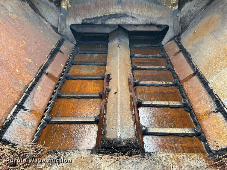 image for item NQ9860 2003 Blaw-Knox PF-3200  paver