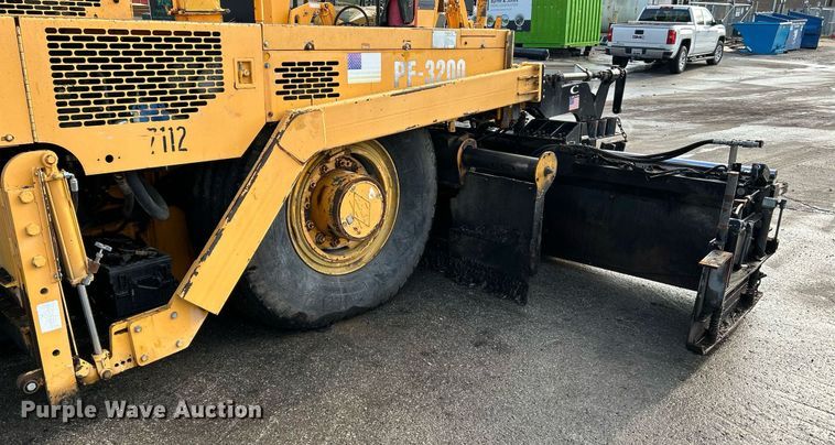 image for item NQ9860 2003 Blaw-Knox PF-3200  paver