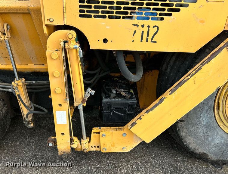 image for item NQ9860 2003 Blaw-Knox PF-3200  paver