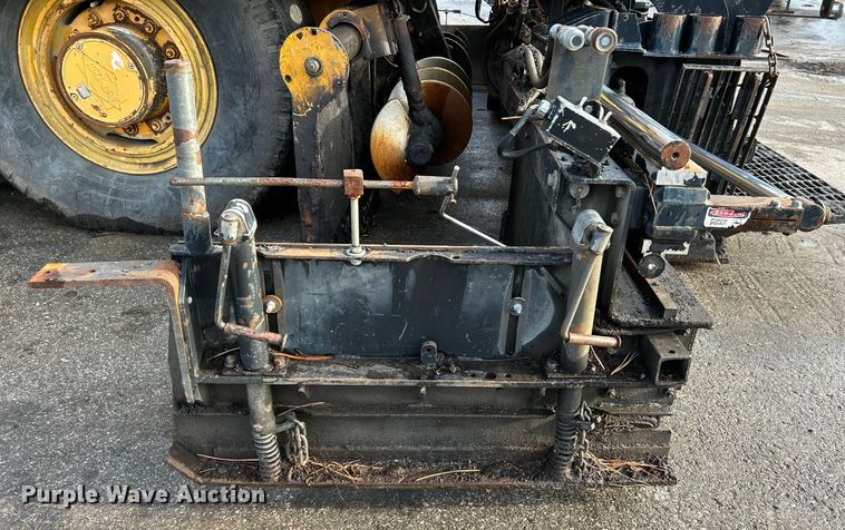 image for item NQ9860 2003 Blaw-Knox PF-3200  paver