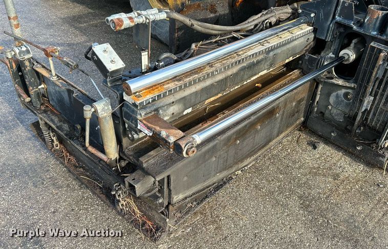 image for item NQ9860 2003 Blaw-Knox PF-3200  paver