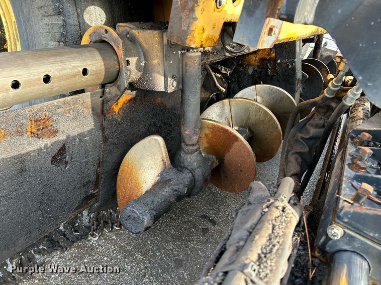 image for item NQ9860 2003 Blaw-Knox PF-3200  paver