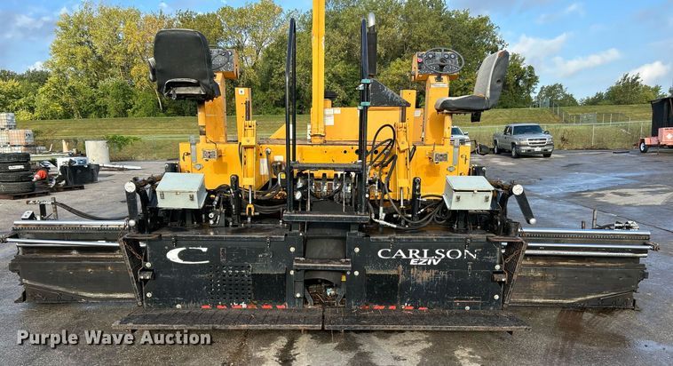 image for item NQ9860 2003 Blaw-Knox PF-3200  paver