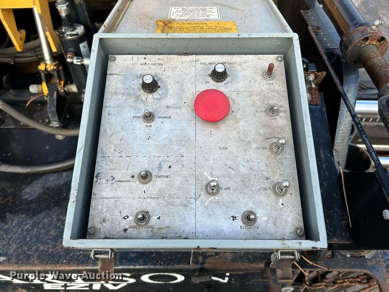 image for item NQ9860 2003 Blaw-Knox PF-3200  paver