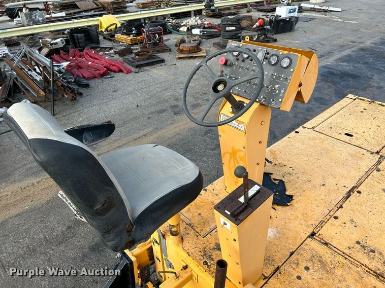 image for item NQ9860 2003 Blaw-Knox PF-3200  paver