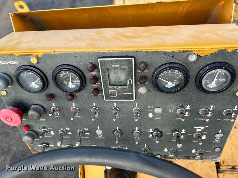 image for item NQ9860 2003 Blaw-Knox PF-3200  paver