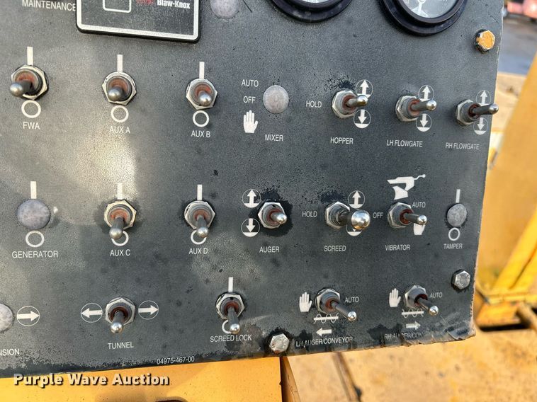 image for item NQ9860 2003 Blaw-Knox PF-3200  paver