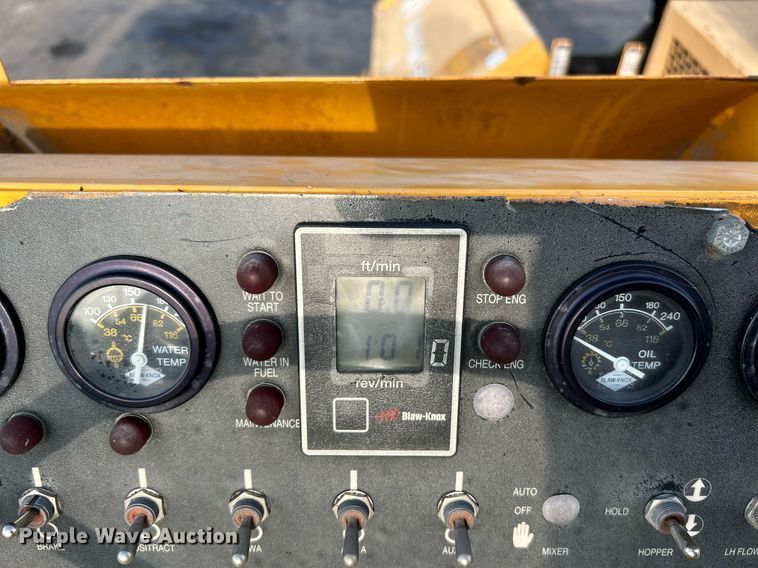 image for item NQ9860 2003 Blaw-Knox PF-3200  paver