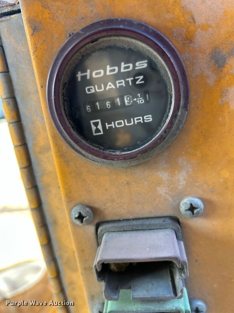 image for item NQ9860 2003 Blaw-Knox PF-3200  paver