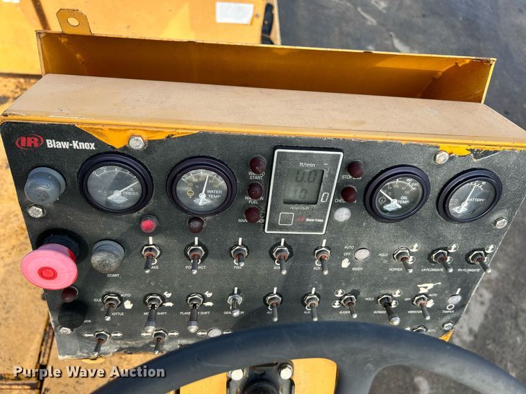 image for item NQ9860 2003 Blaw-Knox PF-3200  paver