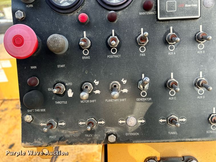 image for item NQ9860 2003 Blaw-Knox PF-3200  paver