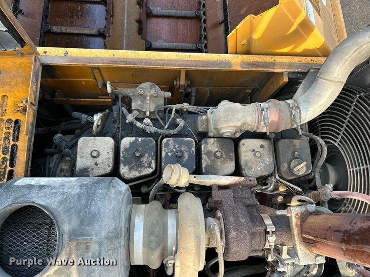 image for item NQ9860 2003 Blaw-Knox PF-3200  paver