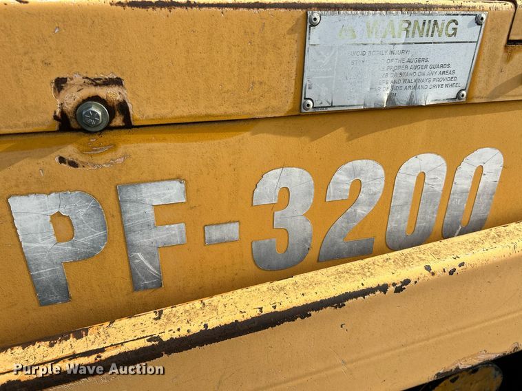 image for item NQ9860 2003 Blaw-Knox PF-3200  paver