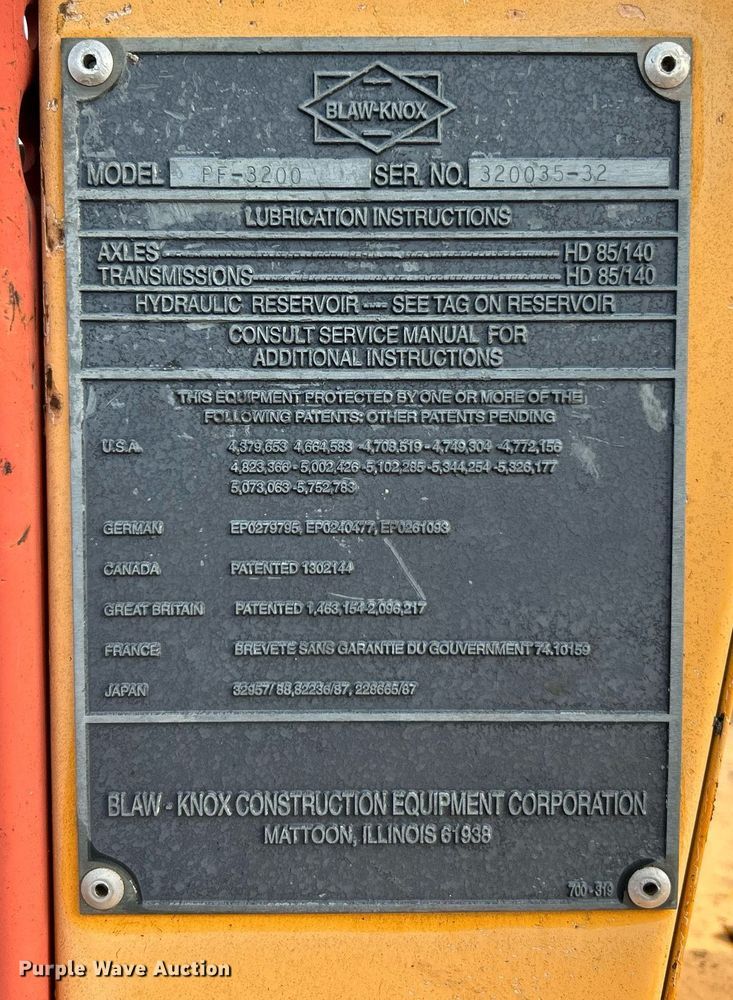 image for item NQ9860 2003 Blaw-Knox PF-3200  paver