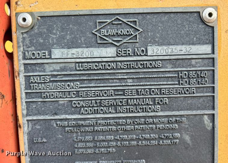 image for item NQ9860 2003 Blaw-Knox PF-3200  paver