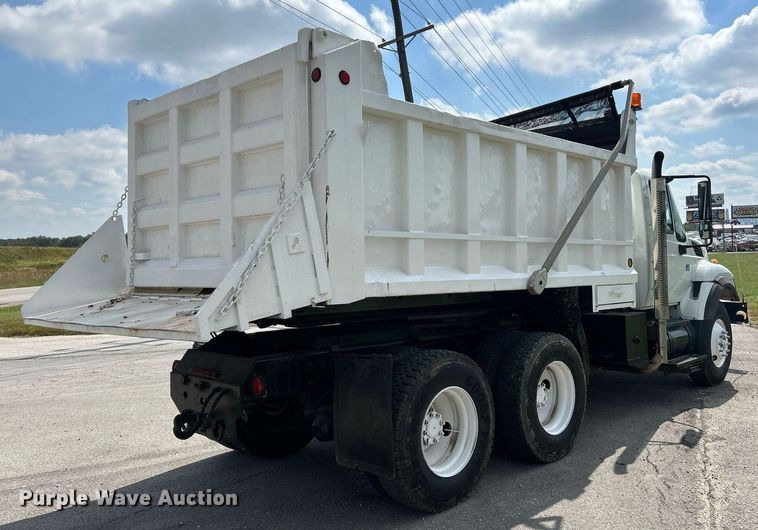 image for item NQ9866 2010 International WorkStar 7400  dump truck