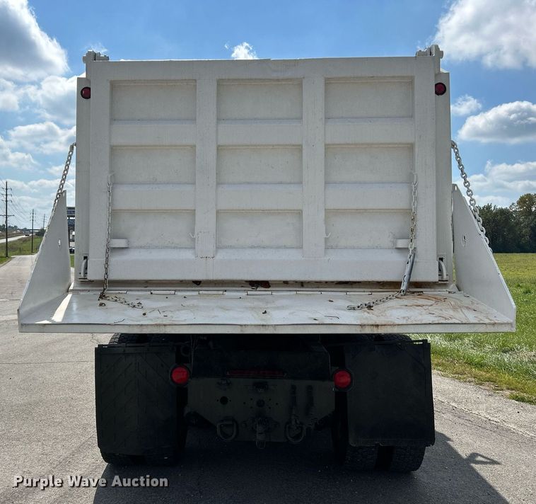 image for item NQ9866 2010 International WorkStar 7400  dump truck