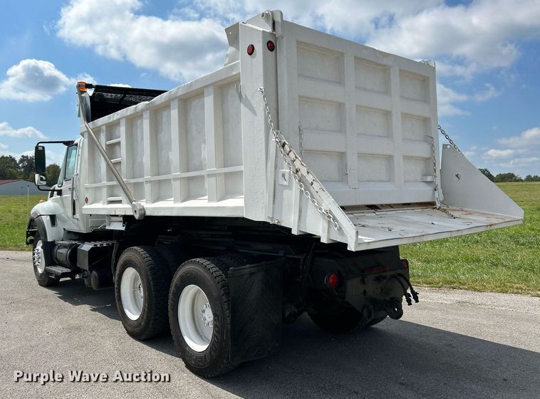 image for item NQ9866 2010 International WorkStar 7400  dump truck