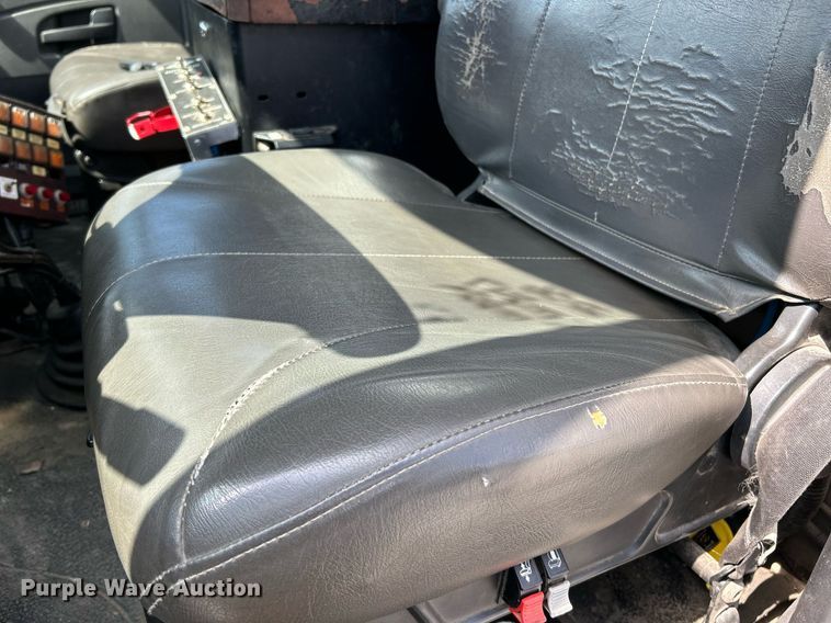 image for item NQ9866 2010 International WorkStar 7400  dump truck