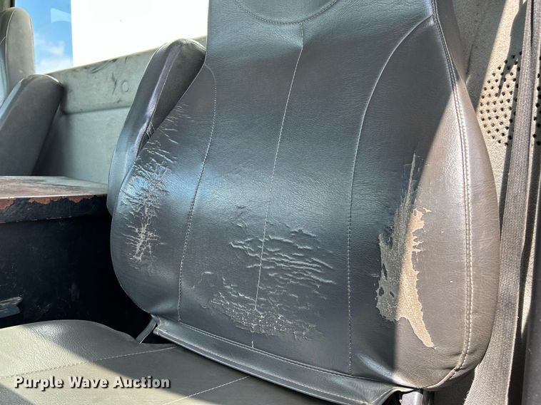 image for item NQ9866 2010 International WorkStar 7400  dump truck