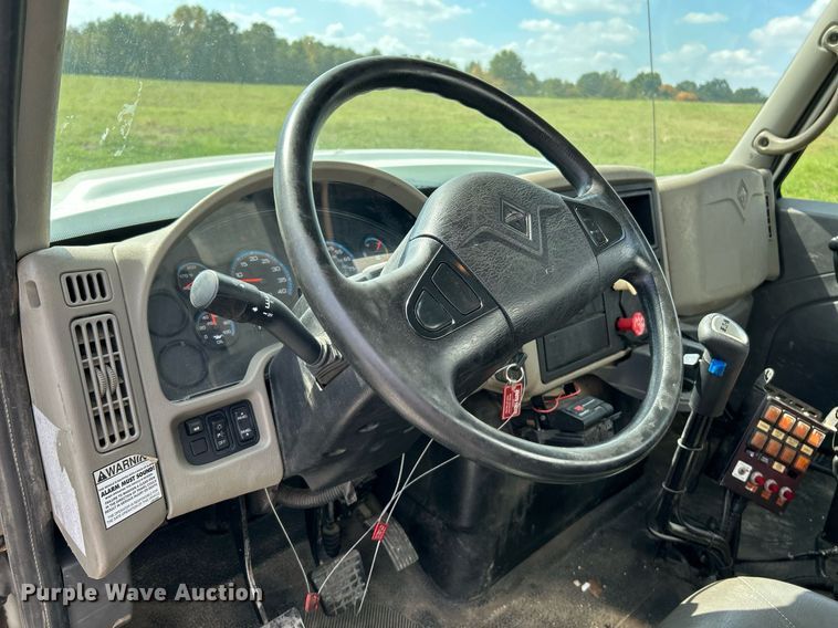 image for item NQ9866 2010 International WorkStar 7400  dump truck