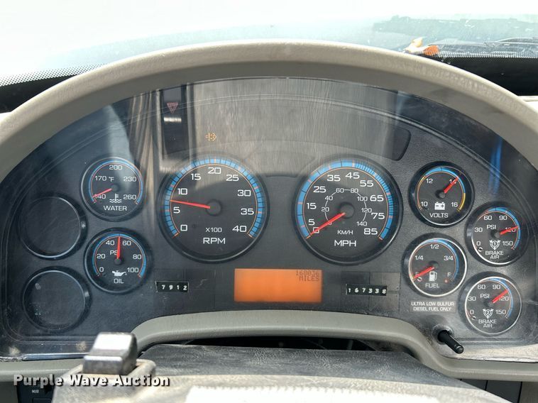 image for item NQ9866 2010 International WorkStar 7400  dump truck