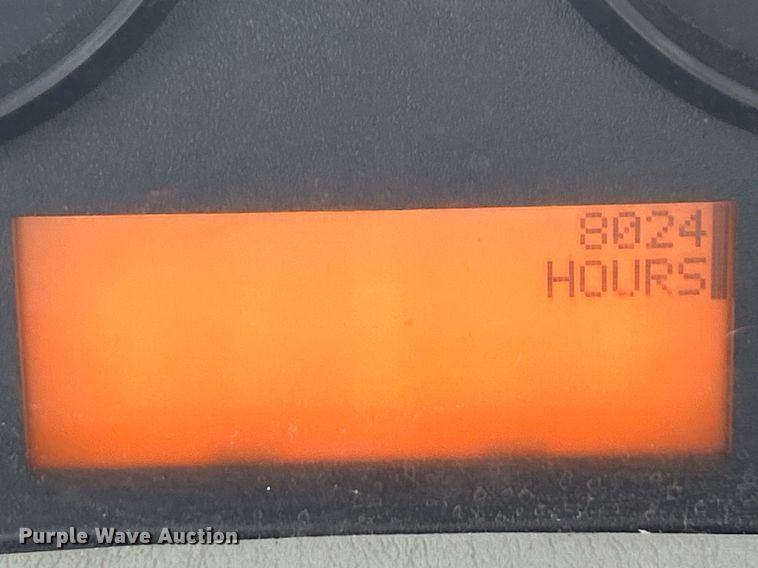 image for item NQ9866 2010 International WorkStar 7400  dump truck