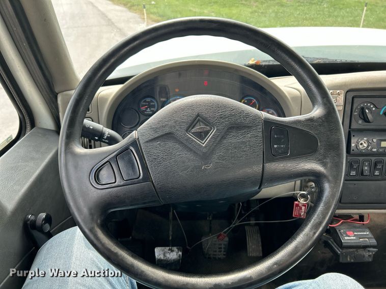 image for item NQ9866 2010 International WorkStar 7400  dump truck