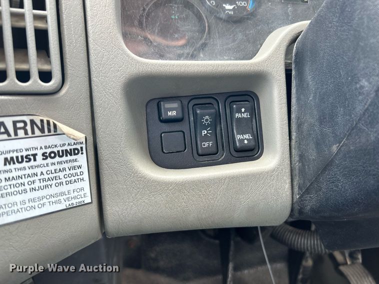 image for item NQ9866 2010 International WorkStar 7400  dump truck