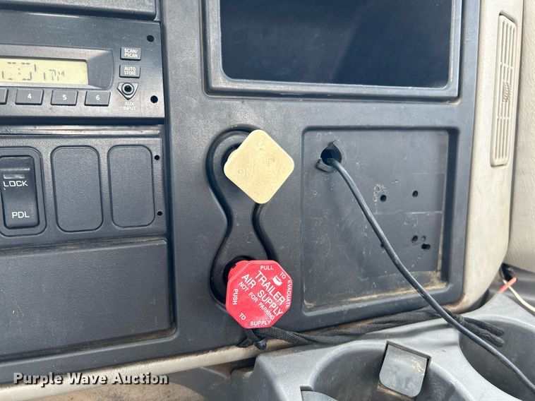 image for item NQ9866 2010 International WorkStar 7400  dump truck