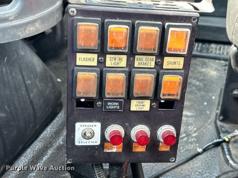 image for item NQ9866 2010 International WorkStar 7400  dump truck