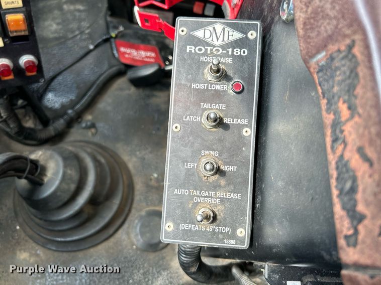 image for item NQ9866 2010 International WorkStar 7400  dump truck