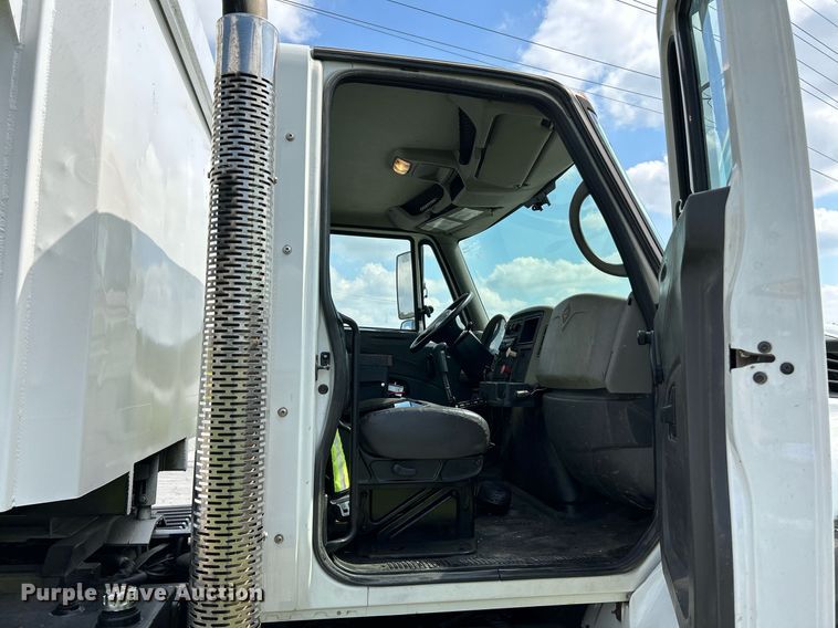 image for item NQ9866 2010 International WorkStar 7400  dump truck