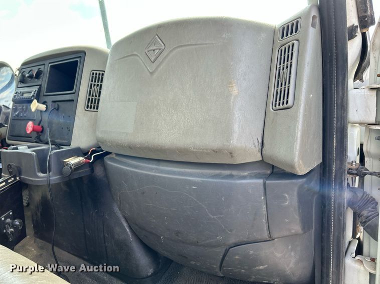 image for item NQ9866 2010 International WorkStar 7400  dump truck