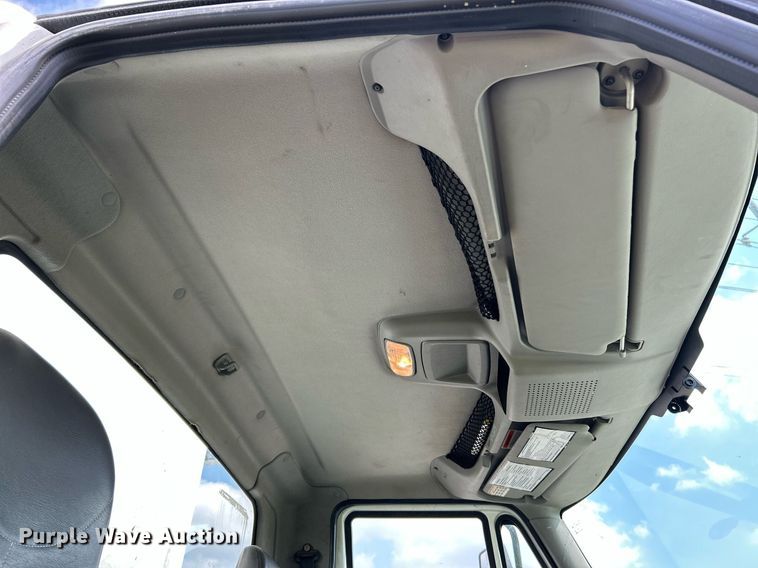 image for item NQ9866 2010 International WorkStar 7400  dump truck