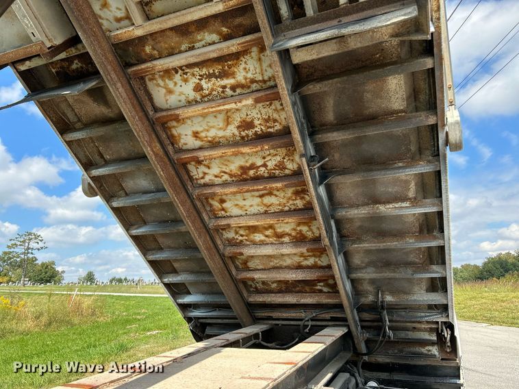 image for item NQ9866 2010 International WorkStar 7400  dump truck