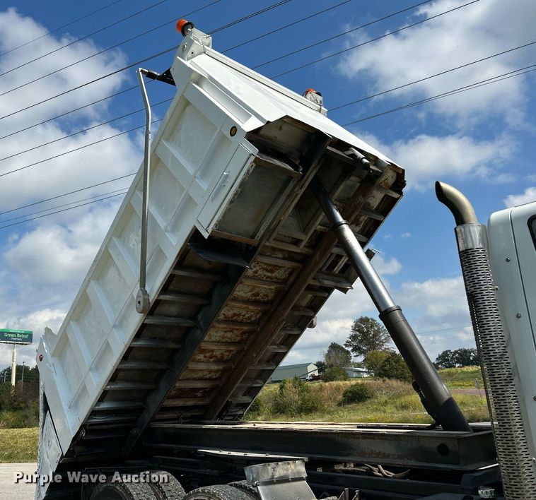 image for item NQ9866 2010 International WorkStar 7400  dump truck