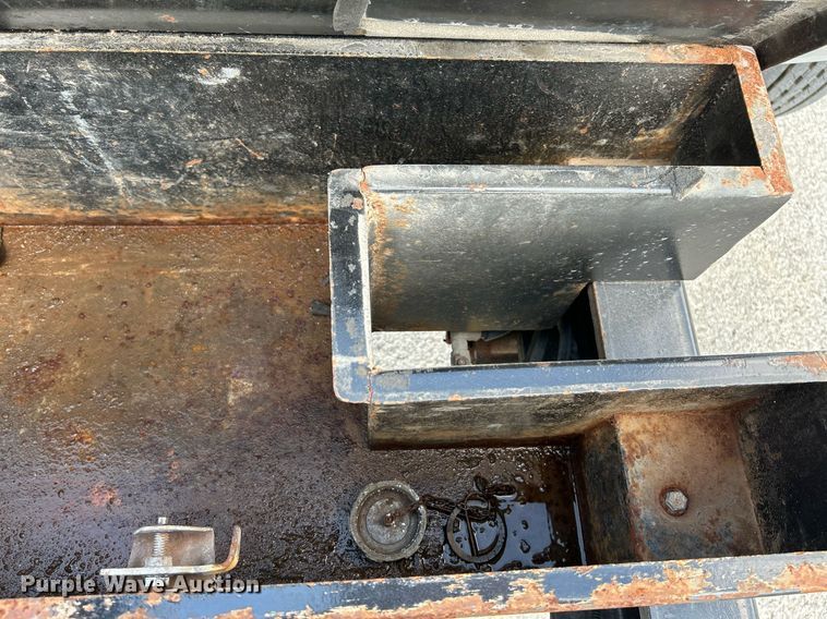 image for item NQ9866 2010 International WorkStar 7400  dump truck