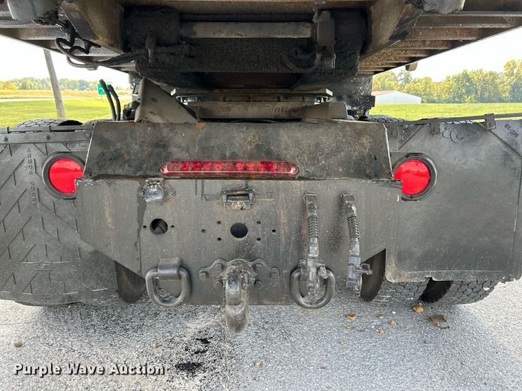 image for item NQ9866 2010 International WorkStar 7400  dump truck