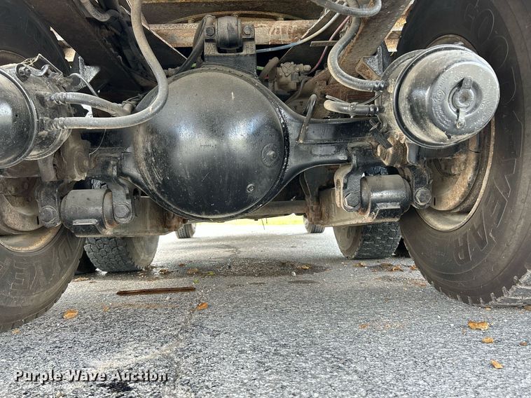 image for item NQ9866 2010 International WorkStar 7400  dump truck