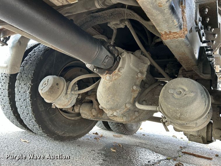 image for item NQ9866 2010 International WorkStar 7400  dump truck