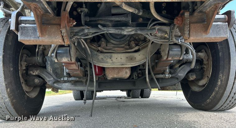 image for item NQ9866 2010 International WorkStar 7400  dump truck