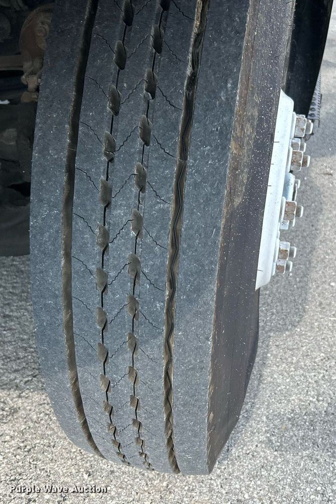 image for item NQ9866 2010 International WorkStar 7400  dump truck