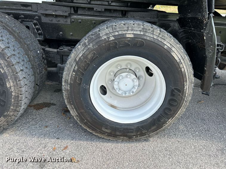 image for item NQ9866 2010 International WorkStar 7400  dump truck