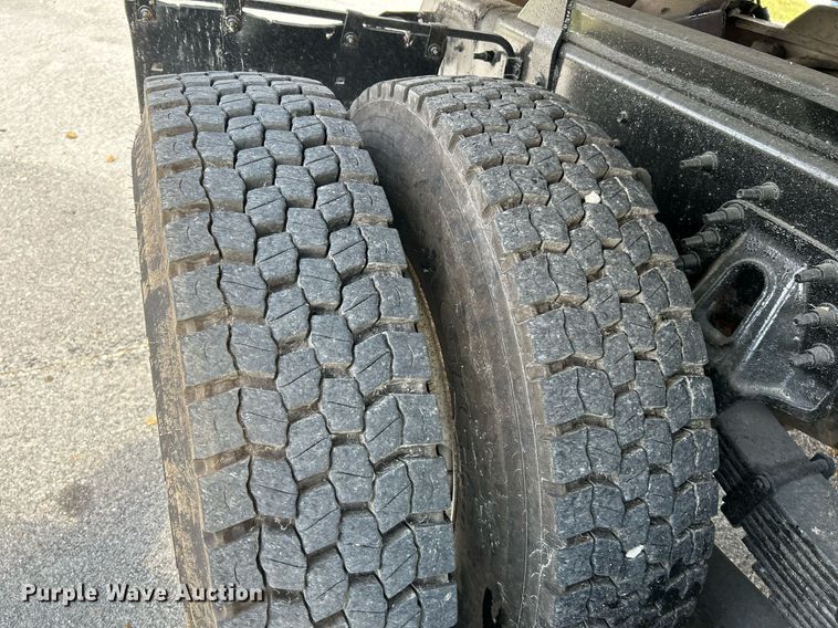 image for item NQ9866 2010 International WorkStar 7400  dump truck